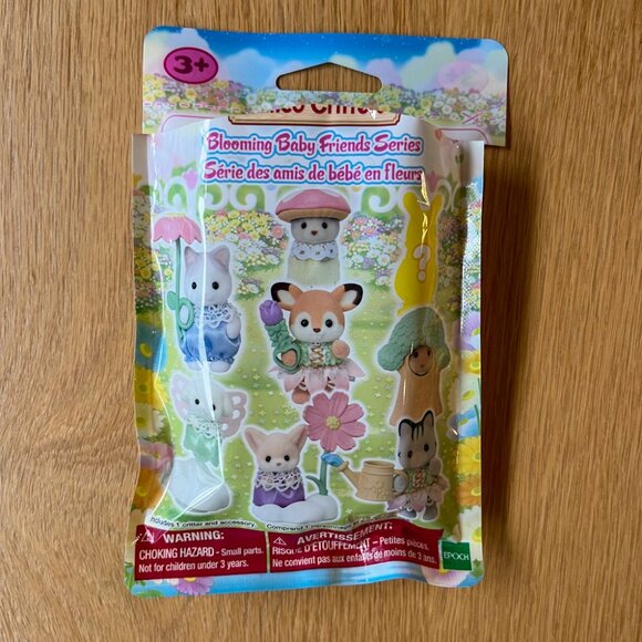 Calico Critters - Blooming Baby - Fox - Picture 2 of 2